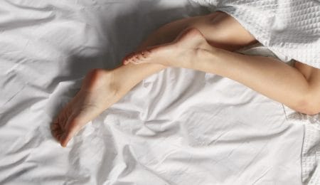 dormindo com síndrome das pernas inquietas