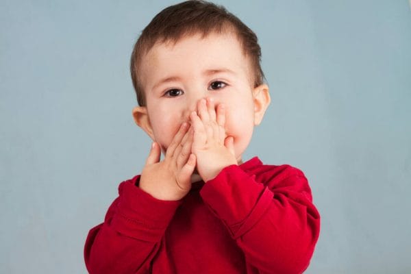 Atraso na fala infantil: devo me preocupar? 10 sinais alerta