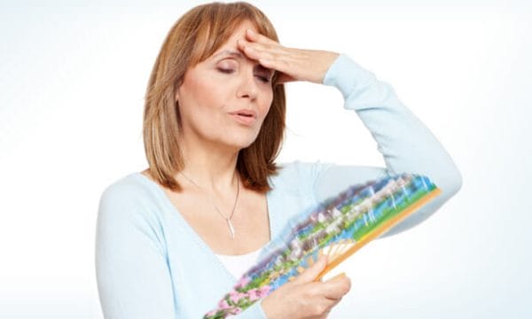 Climatério é igual menopausa? Sintomas, fases e como tratar