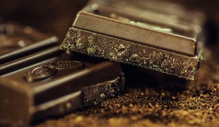 como liberar endorfina comendo chocolate