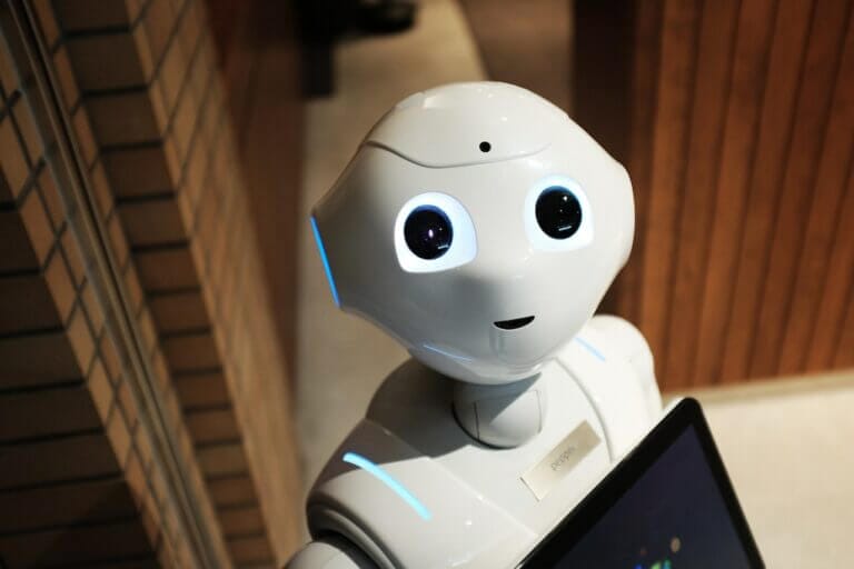 robô branco representando a inteligência artificial na terapia